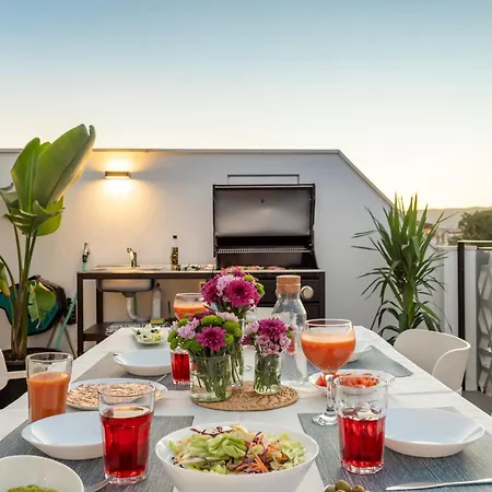 Leonalba House Private Private Rooftop Private Pool Private Andalusian Courtyard Free Parking Bbq 8 Guests コルドバ